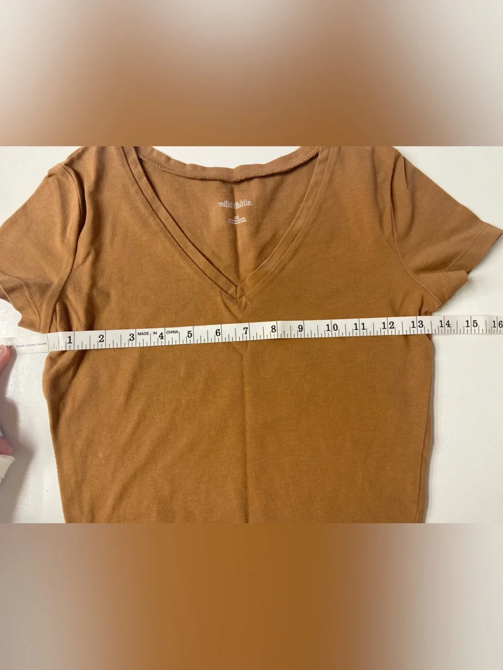 Wild Fable Brown V-Neck Cropped Tee Shirt like new women's/young adult size XS